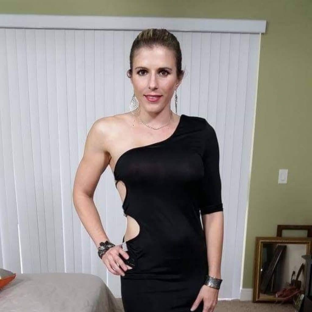 Die MILF Cory Chase ist mit ihren Stepson-Pornos bekannt geworden