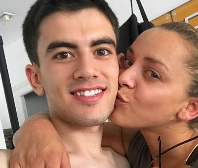 Jordi El Nino Polla ist männlicher Pornstar und hat schon einige Auszeichnungen erhalten